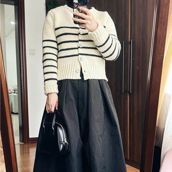Sweaters - Cardigan from nice people